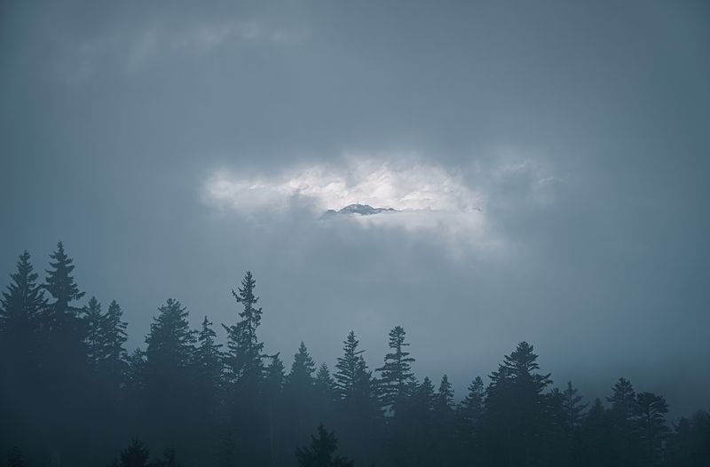 Сквозь тучи и туман густой фото превью