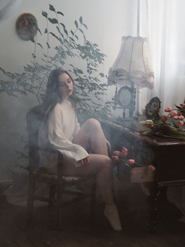 Девушка, изящная, прекрасная, дым Надя 2025 фото превью