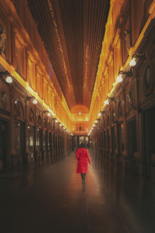 redwoman фото превью