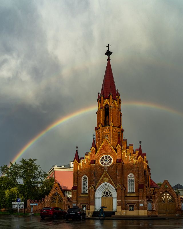 иркутск, радуга, костёл Римско-католический костёл, Иркутск фото превью