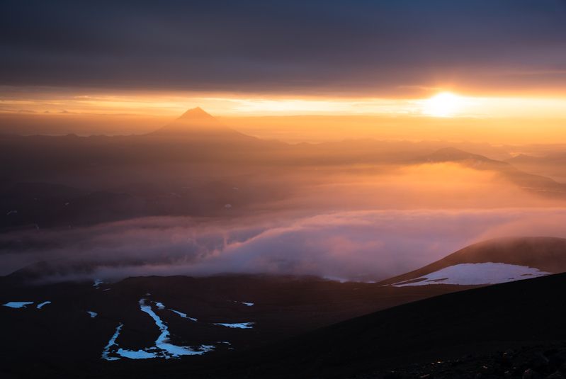горы, вулкан, камчатка, рассвет, туман, mountains, volcano, kamchatka, sunrise, fog  фото превью