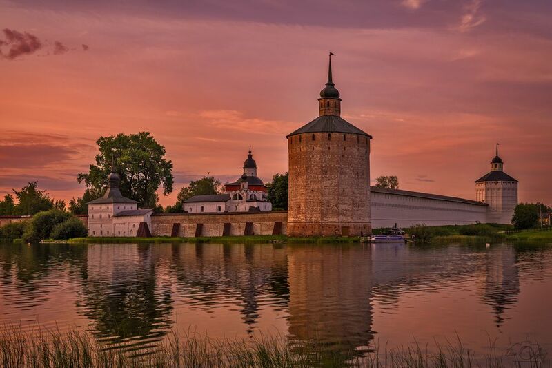 вологодская область, кириллов, кирилло-белозерский монастырь Летний вечер в Кириллове фото превью