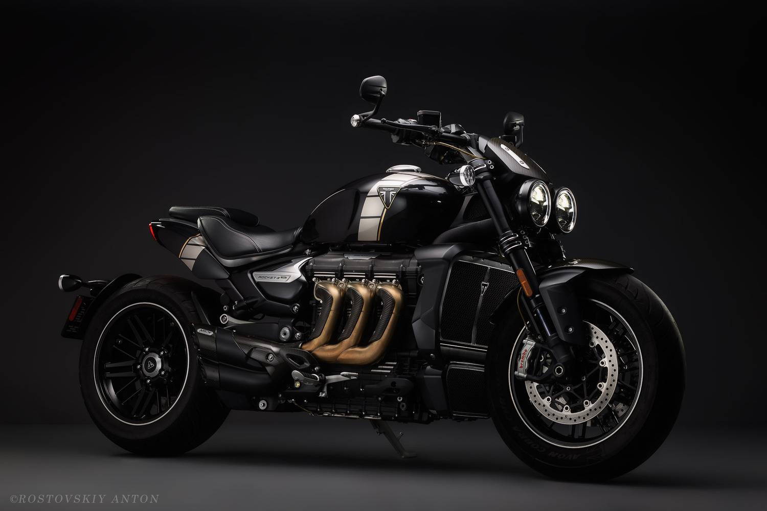 Мотоцикл, студия, Triumph Rocket 3, рекламная фотография, фотосъёмка мотоцикла в студии, рекламный фотограф, Ростовский Антон