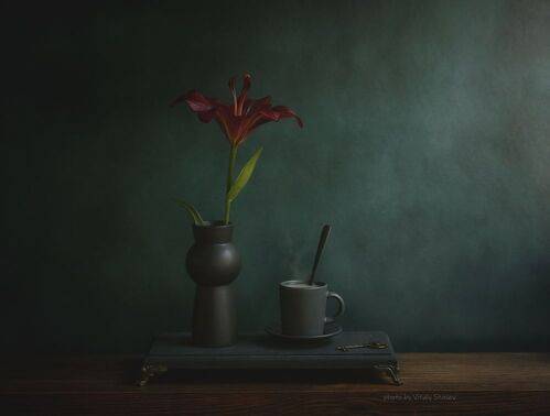 Натюрморт с лилией