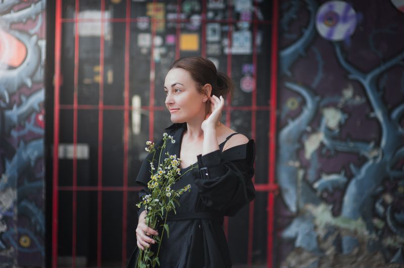 девушка цветок портрет граффити Vasilisa фото превью