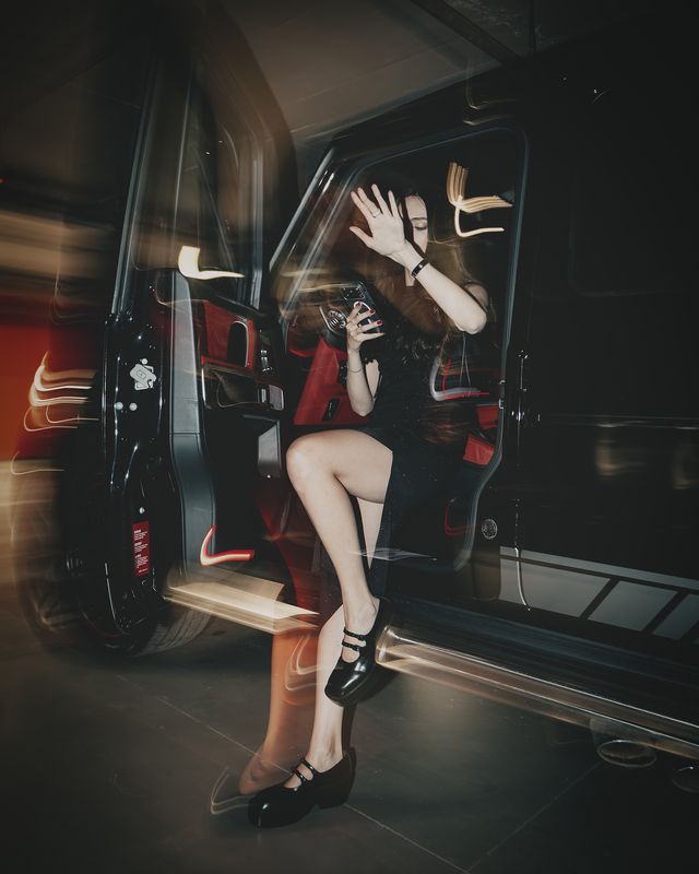 Девушка фото превью