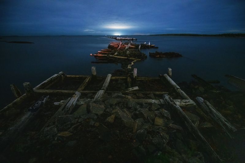 Старый причал фото превью