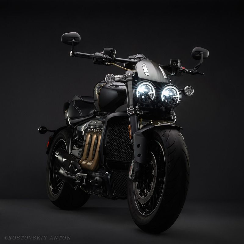 Мотоцикл, студия, Triumph Rocket, рекламная фотография, фотосъёмка мотоцикла в студии, рекламный фотограф, Triumph Rocket 3 TFS. Рекламная фотосъёмка мотоцикла в студии. фото превью