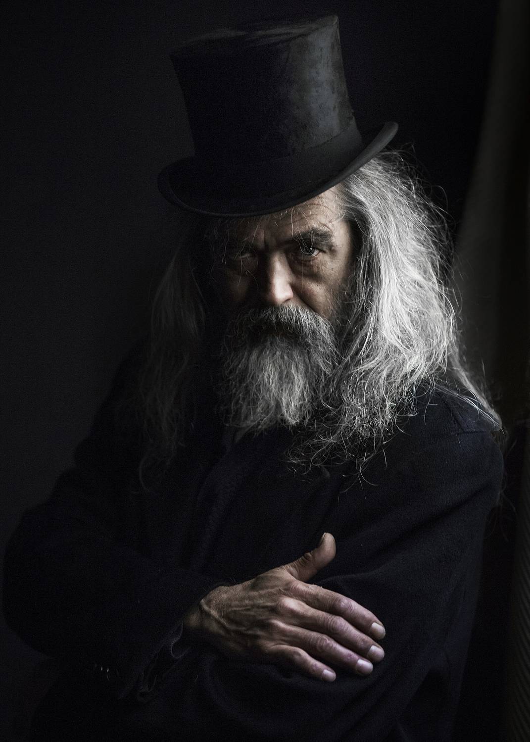 portrait , fineart , cylinder , dark , Kaminski Photography Lukas