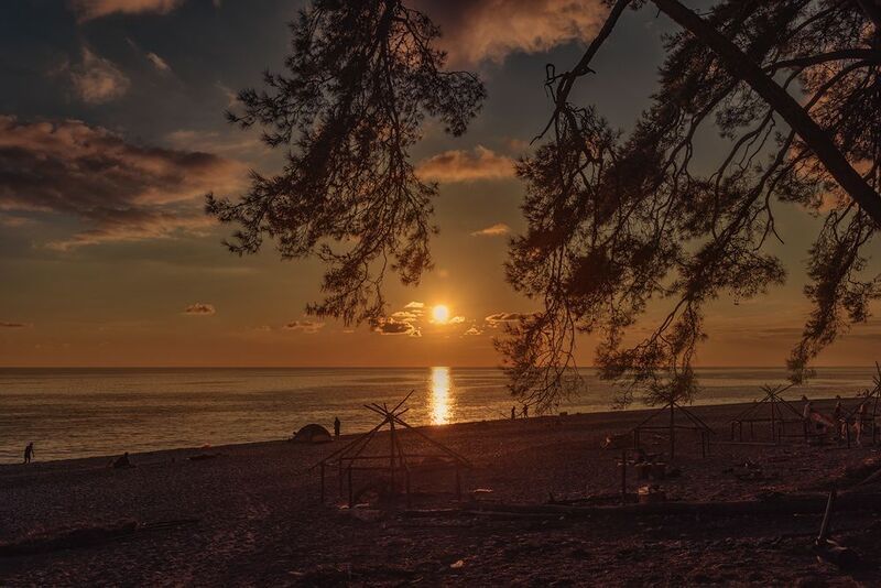 море закат сосна облака пляж Закат над морем фото превью