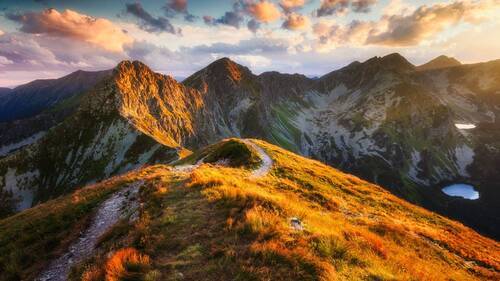 On the way to the mountain peaks...