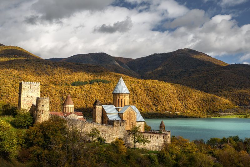 кавказ, грузия, georgia, ананури, крепость, храм, башня, горное озеро, осень в горах, осень Крепость Ананури фото превью