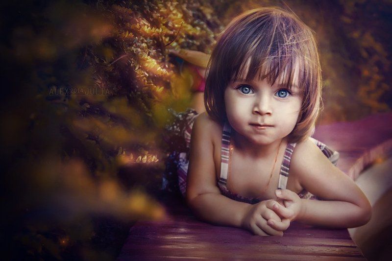 girl beauty hands beautiful happiness child children blonde baby curiosity drawing blueeyes 6-7 Years Portrait Girl Cute Looking At Camera Outdoors Blue Eyes Childhood Innocence Selective Focus Smiling Brunette Backyard Lying Down Caucasian Ethnicity Han Happiness to be a Child фото превью