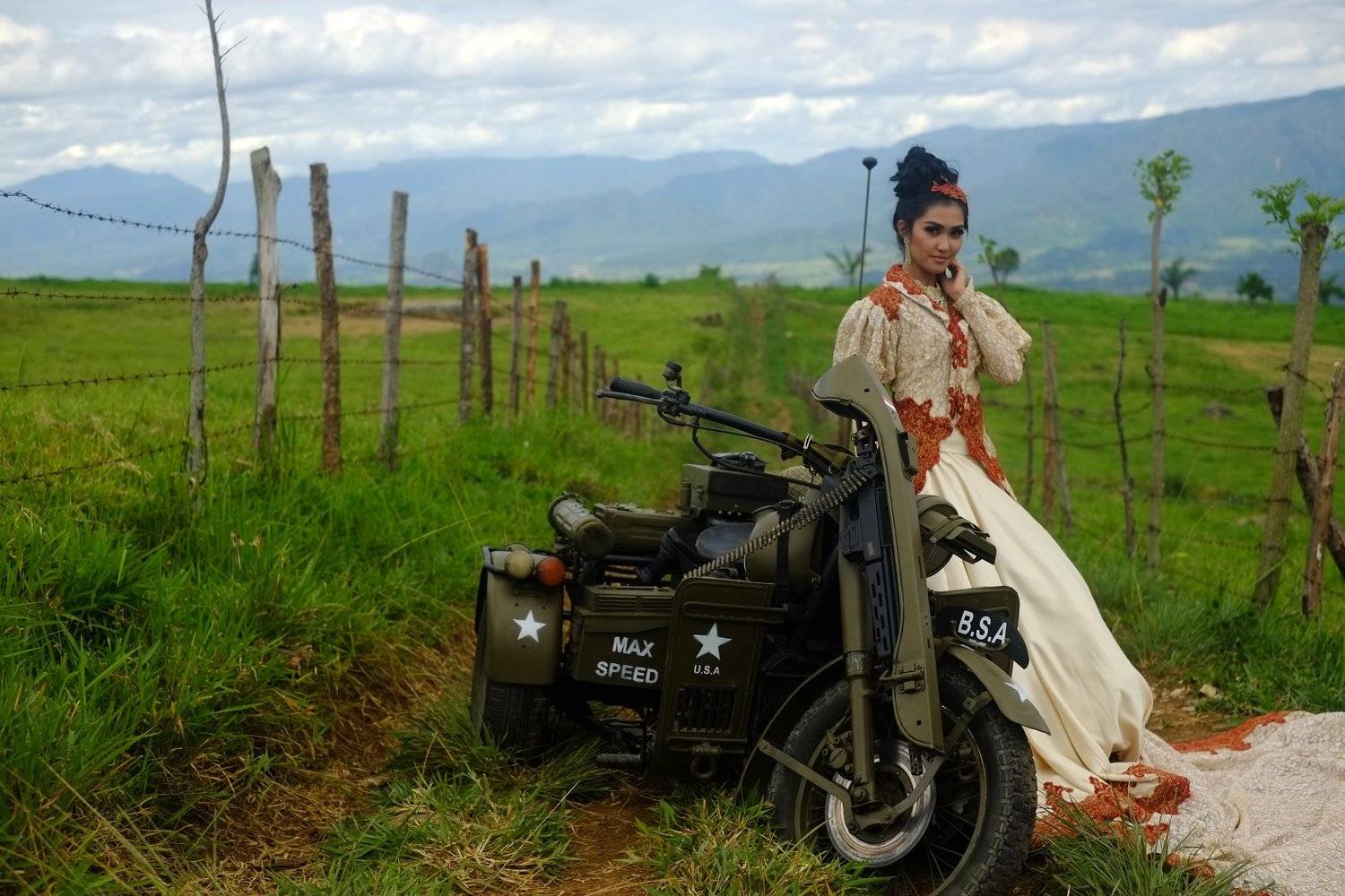 fashion, costume, people,, Domi Yanto