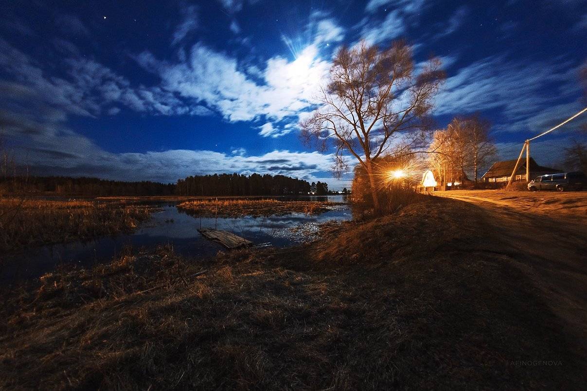 ночь, река, остров, плот, берег, весна, Луна, свет, облака, Понрави, Татьяна Афиногенова