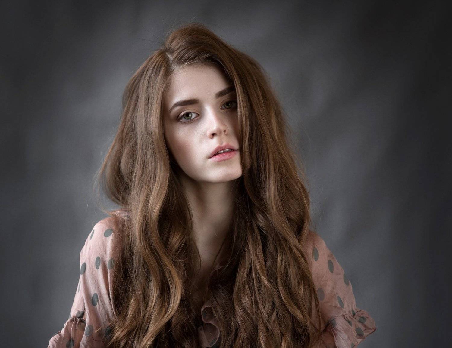 портрет девушки, студия, естественный свет, Бутвиловский Дмитрий