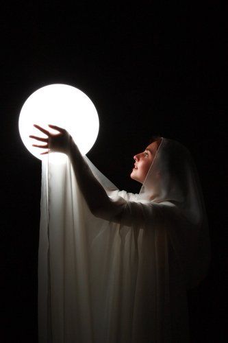 Так восходит луна