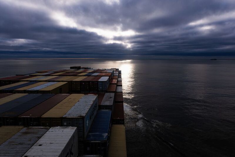 #ship #vessel #sea #ocean #sun #clouds Following the light фото превью
