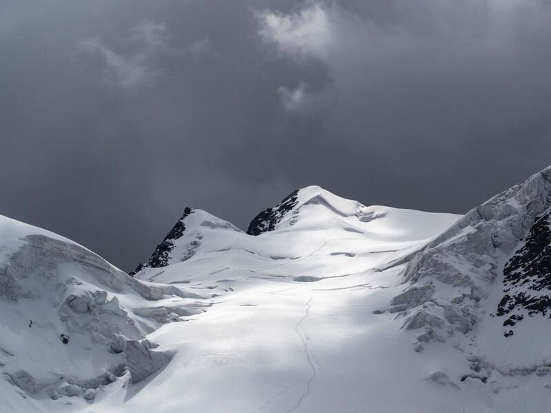 Тропа на перевал фото превью