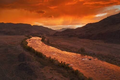 Тува. Цвет красный