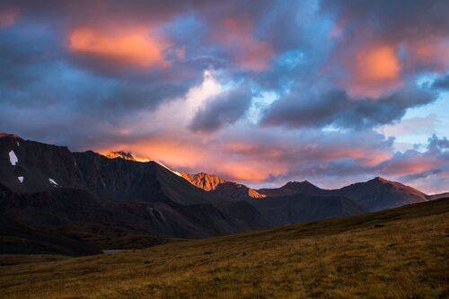 Рассвет в горах