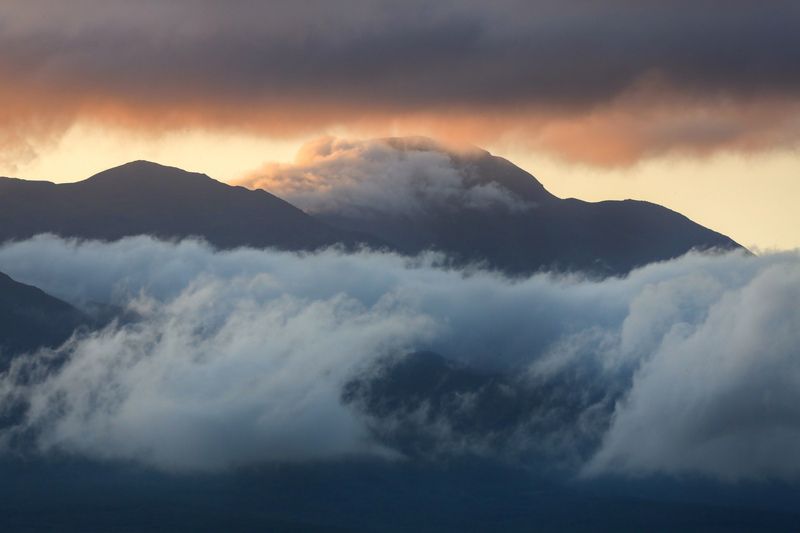 Под одеялом облаков фото превью