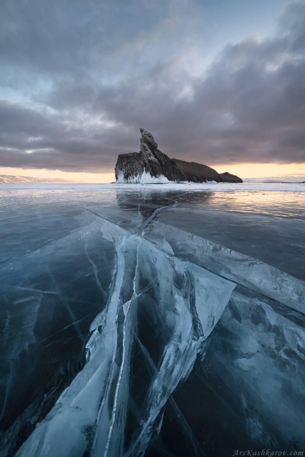 байкал, ольхон, иркутсвкая область, огой, байкальский лед, трещины, малое море, Арсений Кашкаров