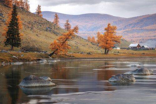Танец воды у камней