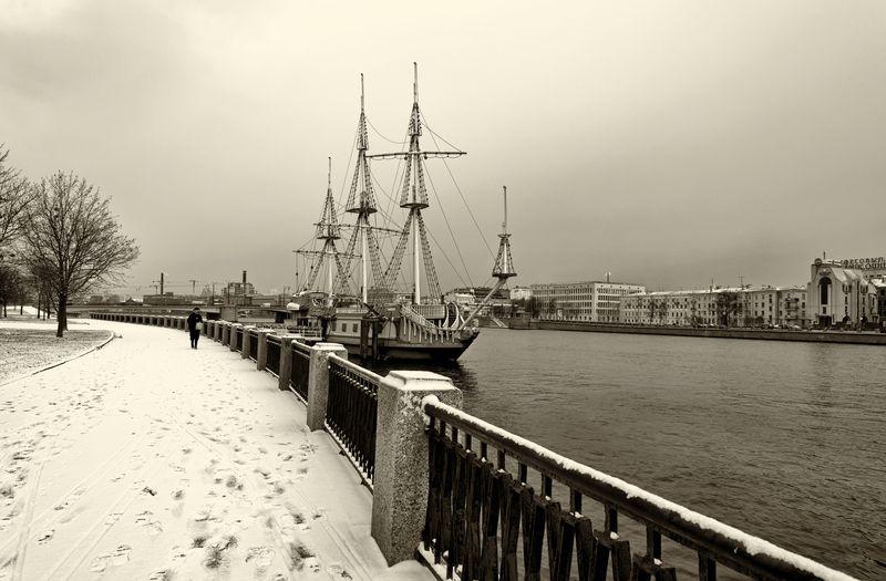 Хмурое утро фото превью