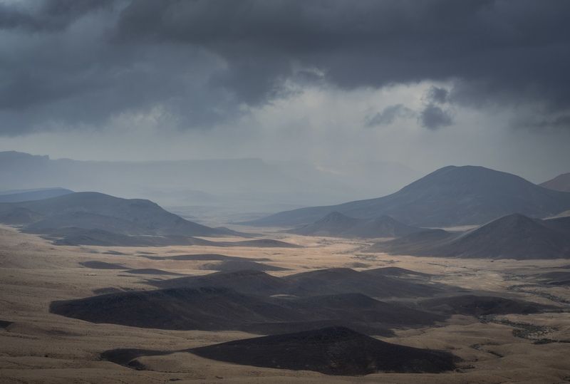 Кратер Махтеш Рамон в пустыне Негев фото превью