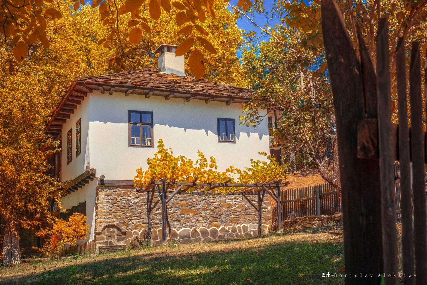 autumn,orange,exterior,light,nature,old,building, Алексиев Борислав