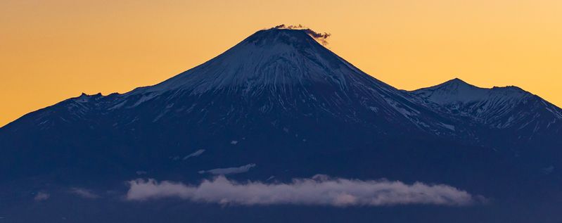 Сопка Авачинская на рассвете фото превью