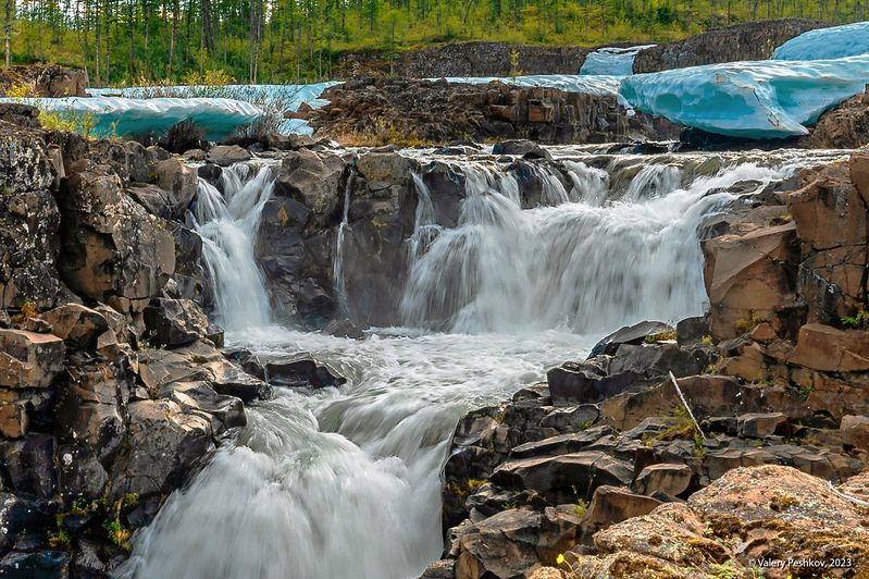 водопад, уютный, плато путорана, яктали, наледи, натёчный лёд, владимир коваль Водопад Уютный, плато Путорана фото превью
