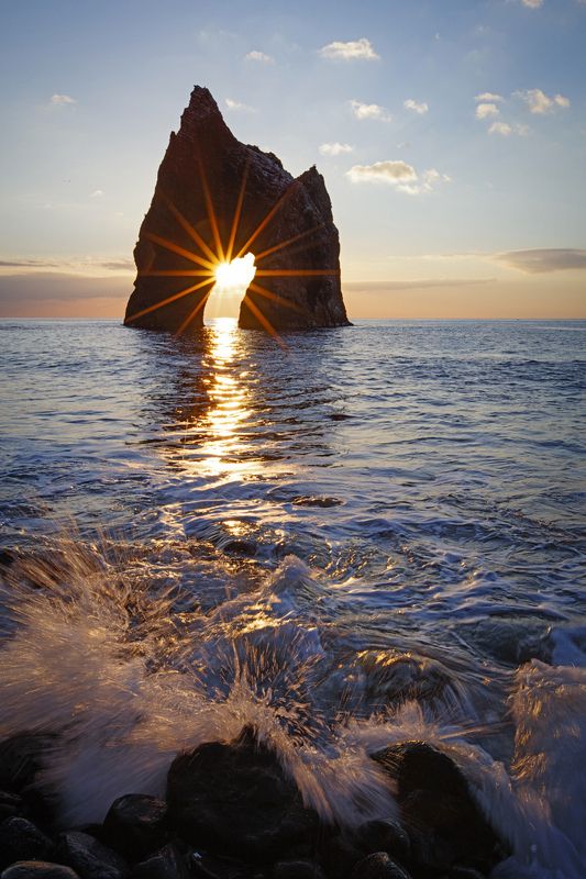 крым, море, берег, скала, солнце, восход, утро, карадаг, золотые ворота, Доброе утро. фото превью