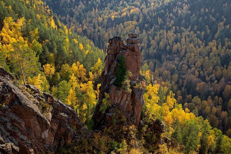 столбы, осень, колокольня, скала, долина, утро Скала Колокольня фото превью