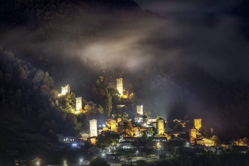 svaneti, mestia, town, towers, snow, snowfall, winter, january, mountains, nature, high, landscape, scenery, travel, outdoors, georgia, sakartvelo, caucasus, chizh Mestia Towers In Autumn Nigh фото превью