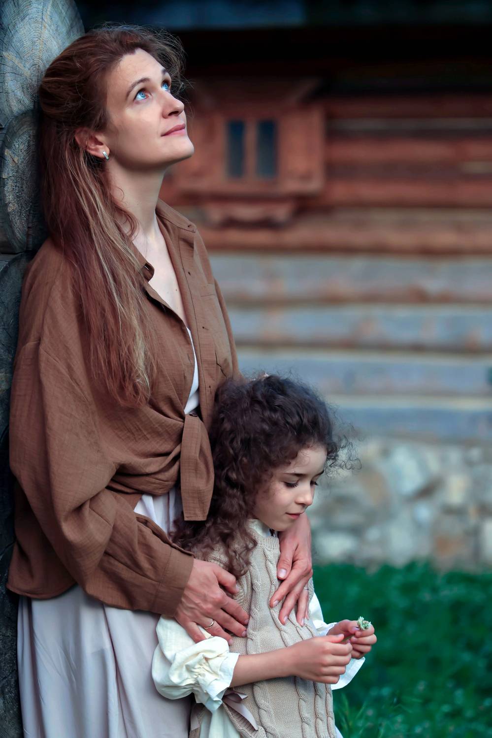 молодая женщина, девочка, мама, дочка, вечер, деревня, пастораль, лето, Герцен Наталья