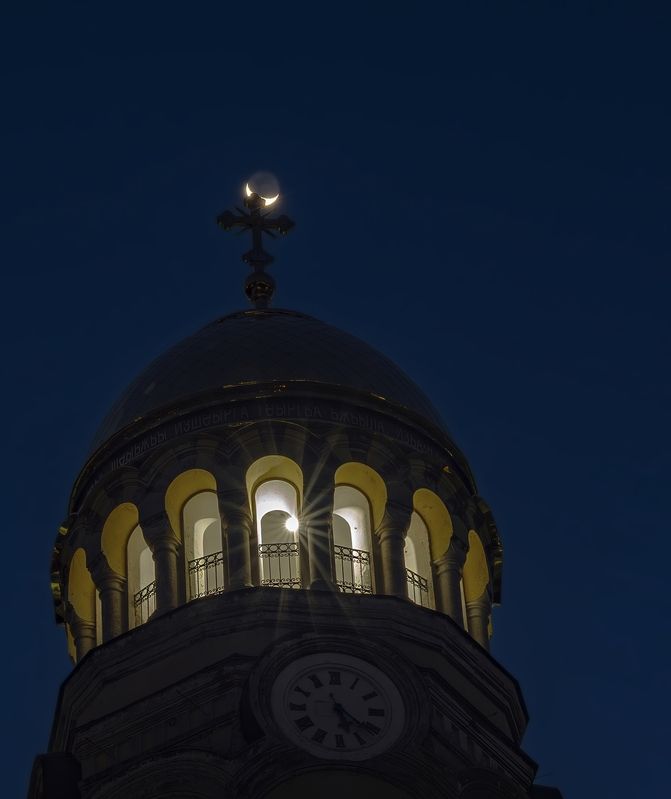 Луна над Новоафонским монастырем фото превью