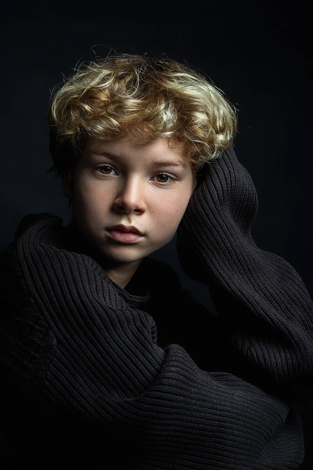 , Антон Леонов