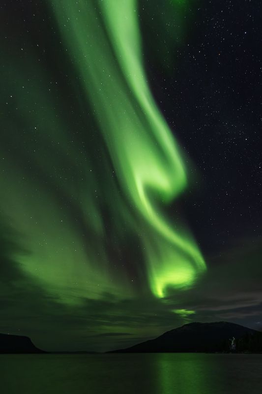 В разгар ночи фото превью