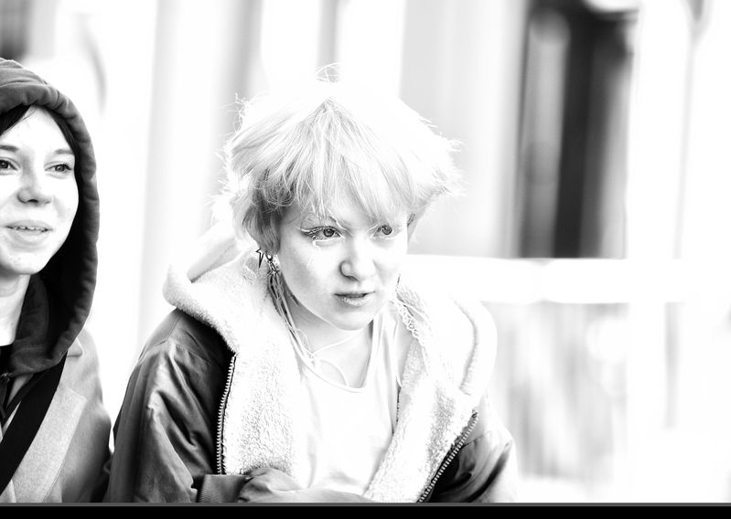 чб фото, уличный женский портрет, прохожие, девушки Уличный портрет. Прохожие фото превью