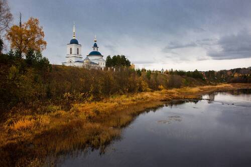 Спасо-Преображенский храм в деревне Хмельники