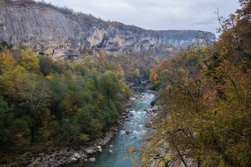 Река Белая, выше Хаджохской теснины фото превью