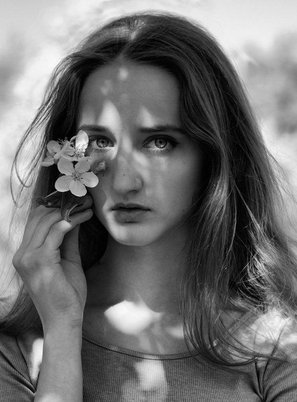 портрет, девушка, весна, цветы, чб,  portrait, girl, bw, blossom, spring Sunshine and Blossom фото превью