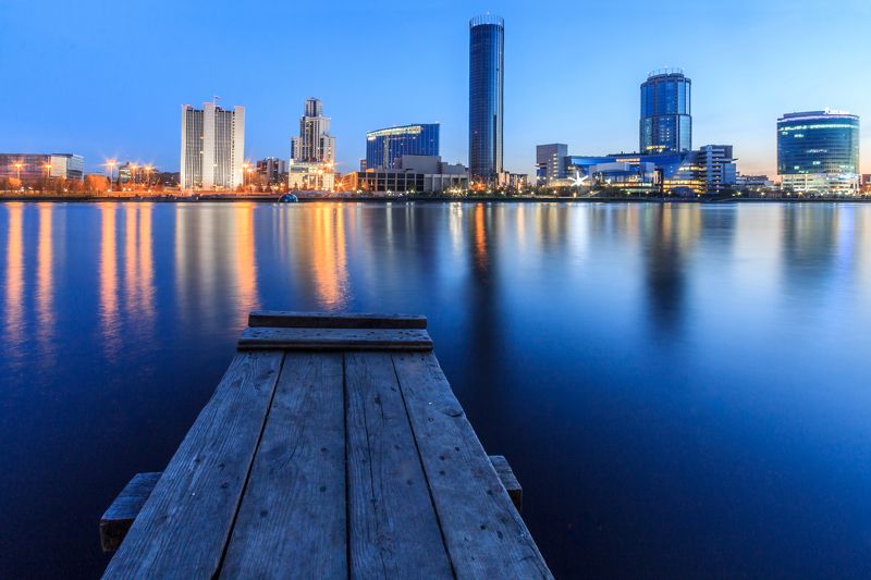 екатеринбург, набережная, исеть, башня, панорама, закат, вечер, хаят, дивс, отражение, вода Екатеринбург фото превью