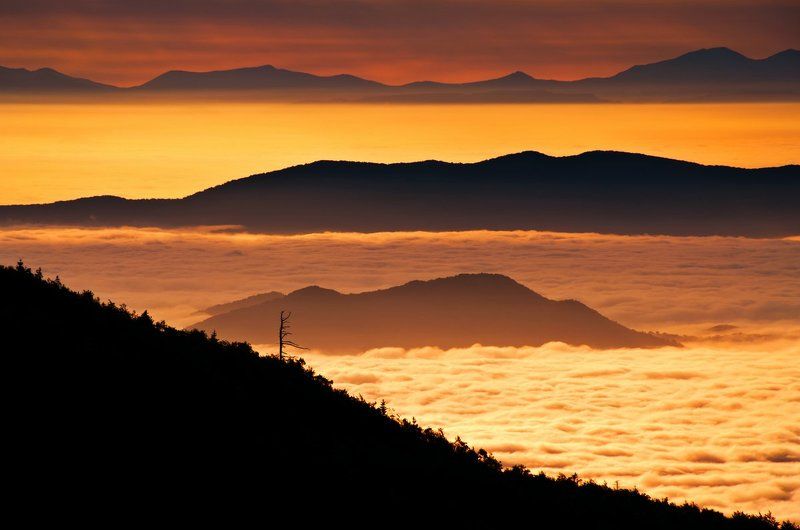 Рассвет, горы, облака, Приморский край Огненное марево фото превью