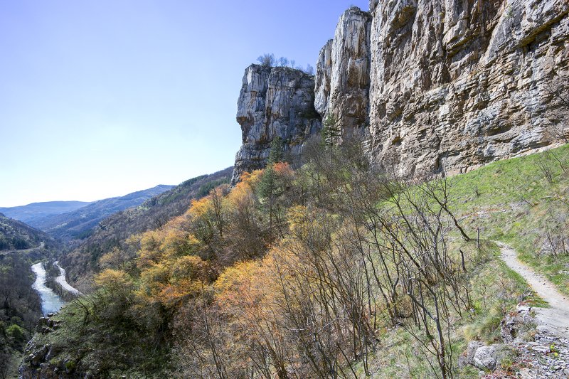 Iskar River crossing Balkan Mountain фото превью