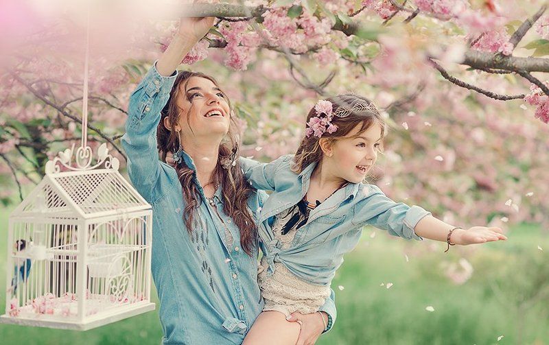 семья, мама, любовь, дочка, весна, свет, клетка, птица, цвет, цветок, бохо,жизнь *** фото превью