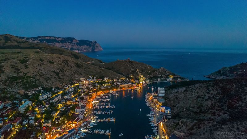 Балаклава вечерняя фото превью