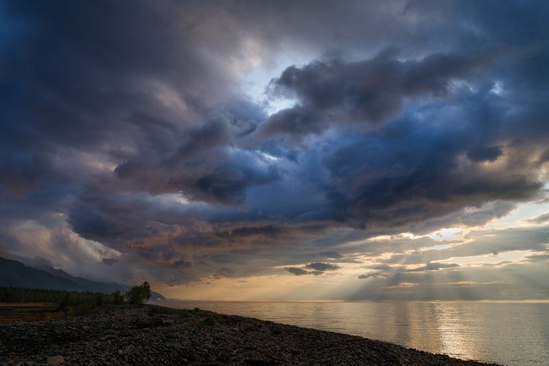 Грозовой рассвет. /  Stormy dawn. фото превью
